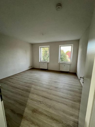 Première occupation après rénovation complète : attrayant appartement de 3 pièces avec cuisine équipée à Dessau – Photo 7
