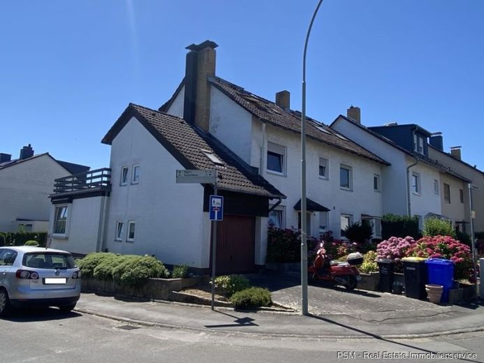 Attraktives Reiheneckhaus in ruhiger Lage – Photo 1