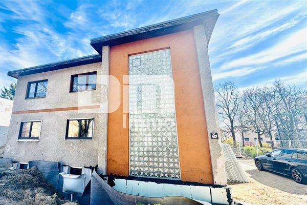 (Z)arezerwowane! Częściowo zmodernizowany dom 1 - 2 rodzinny + gotowe opracowanie projektu na dużej działce