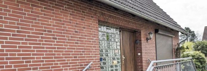 Vrijstaande woning met uitbreidingspotentieel op een groot perceel te koop