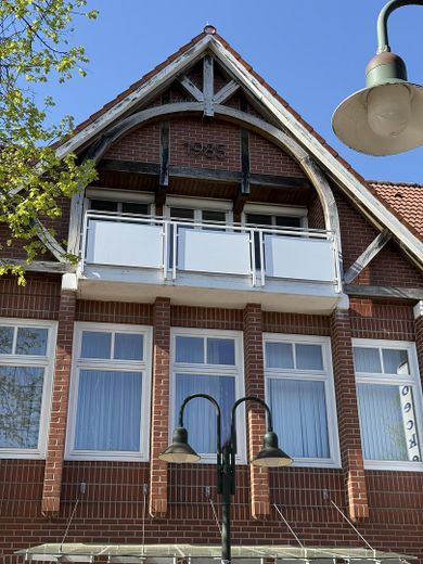 Exklusive Penthousewohnung mit Dachterrasse in bester Innenstadtlage von Rotenburg (Wümme) – Balkonansicht von außen