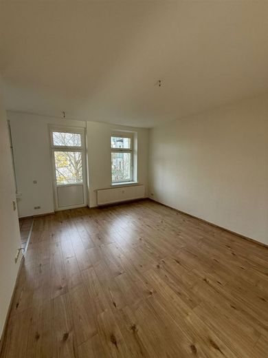 Großzügige 2-Zimmer mit neuem Laminat, Dusche und Balkon in ruhiger Lage! – PHOTO-2025-11-04-10-36-15_3