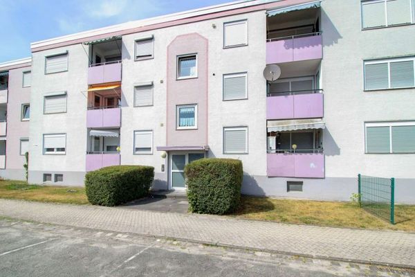 Große 4-ZKB-Eigentumswohnung in PB-Schloß Neuhaus mit Balkon und geringem Erbpachtzins