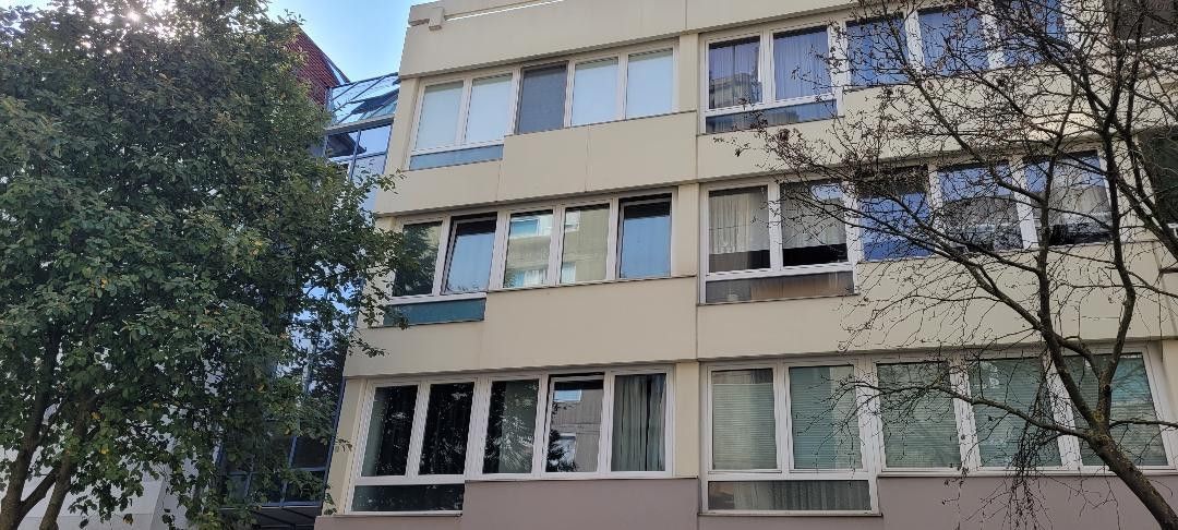 Barrierefreie und zentral gelegene 2-Zi.-Wohnung in Sindelfingen – Foto 1