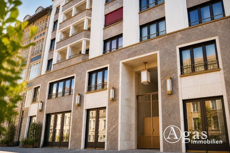Posizione eccellente! Appartamento di 3 locali con balcone e posto auto in autorimessa sotterranea a Berlin Mitte – Hauseingang
