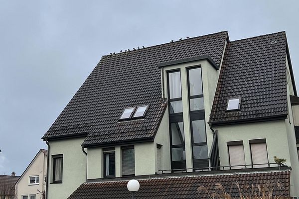 Jasne mieszkanie 3,5-pokojowe z balkonem i tarasem w centrum Möglingen – bez prowizji