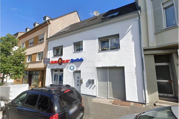 Współczynnik 13,2 – dobrze wyremontowany budynek mieszkalno-usługowy w Essen-Steele