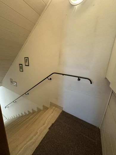 Casa pareada en venta en Pfungstadt-Esb./Eich – Kellertreppe
