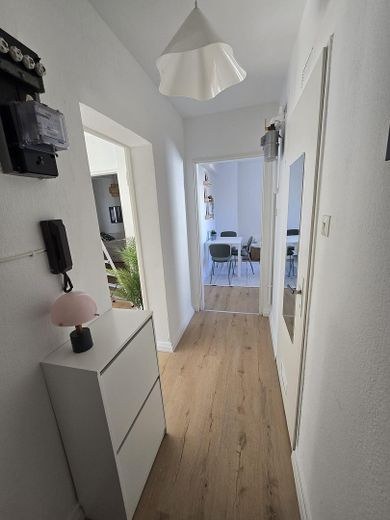Möblierte 1-2 Zimmer in WG inmitten der Mainzer Neustadt – sofort beziehbar – Flurbereich
