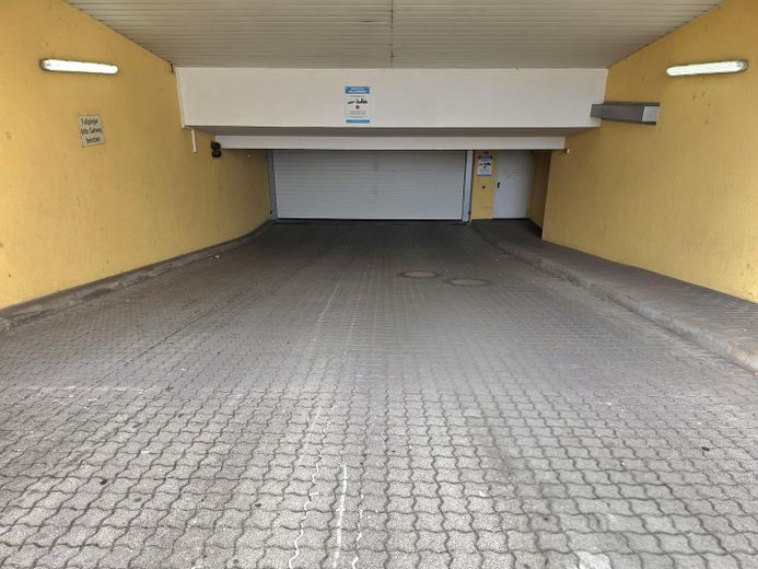Sicherer Garagenstellplatz in Fürth Südstadt – oberer Duplex-Stellplatz mit Videoüberwachung – Zufahrt