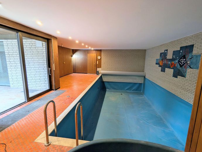 Bungalow adatto alle famiglie, vicino al centro e ben collegato – Schwimmbad