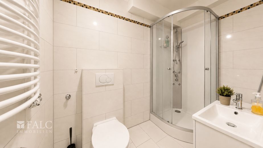 Familienfreundlicher Bungalow in gefragter Wohnlage! – Badezimmer_Untergeschoss