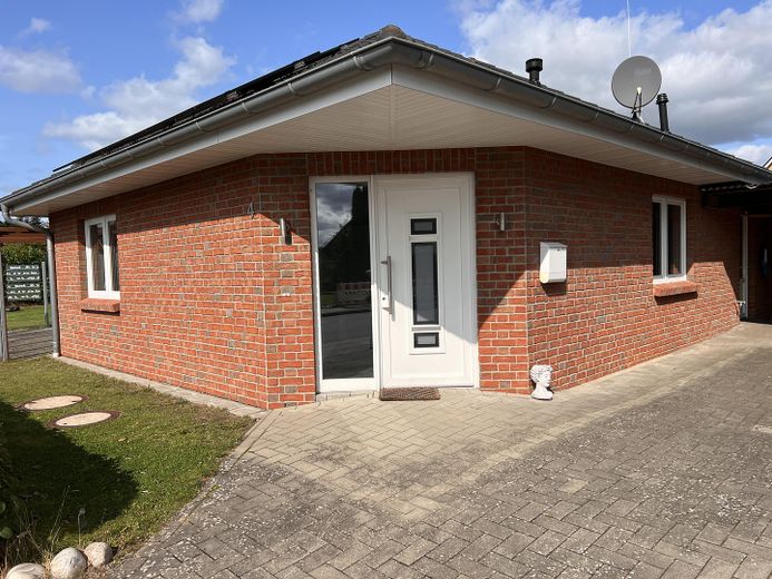 Casa unifamiliare a Schwabstedt, con impianto fotovoltaico, accumulo e solare termico – Haupteingang
