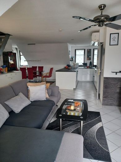 Klimatisierte mod.lichtdurchfl.DG-Whg. Pelleto+PV-Anlage,unverb.FERNSICHT+3-Fachvergl. – Wohnzimmer Küche