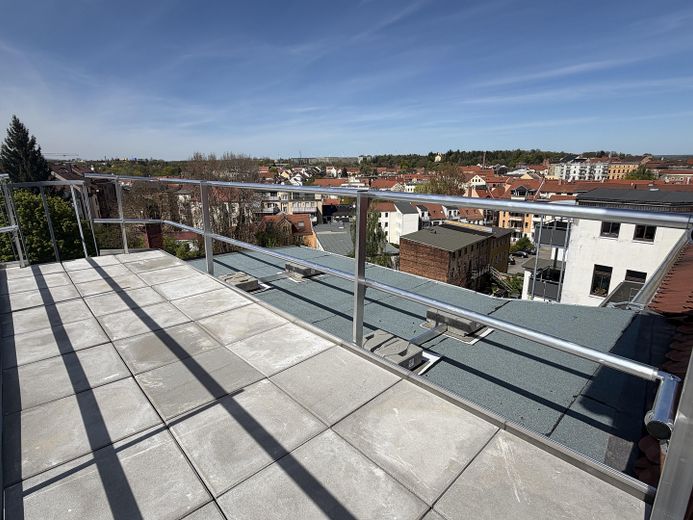 4-Raum DG-Appartment, offene EB-Küche & Panoramaterrasse – Panoramaterrasse