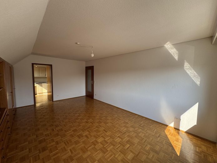 Helle, geräumige und frisch sanierte 2,5 Zimmer-Dachgeschosswohnung – Foto 11