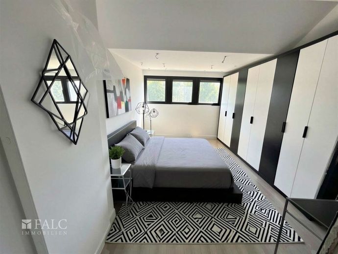 Großzügiges Zweifamilienhaus mit Einliegerhaus, 1.571 m² Grundstück – Kinderzimmer 1  - (KI generiert)