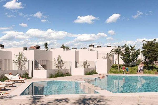 Alenda Golf yakınında 3 yatak odalı, 2 banyolu, misafir tuvaletli, bodrumlu, çatı teraslı, araç park yerli ve ortak havuzlu muhteşem sıra evler