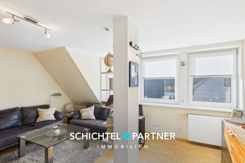 Ohlenhof | Geräumiges Dreiparteienhaus mit großem Grundstück und Gewerbe – S&amp;P | Wohnzimmer