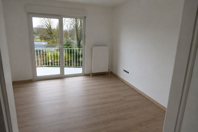 Provisionsfrei von privat: Modernisiertes Reihenhaus mit Garage in Hagen-Ems – Schlafzimmer 1. Obergeschoß
