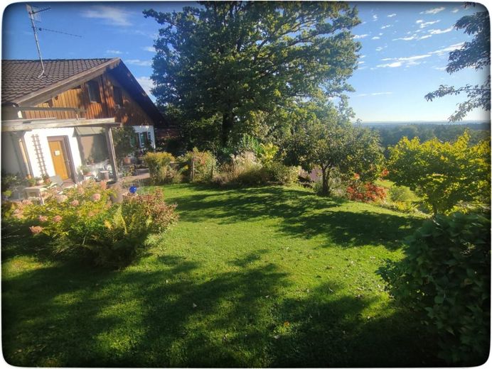 Haus in Bestlage mit unverbaubarem Bergpanorama, Ruhe &amp; Ausbaureserve – Garten
