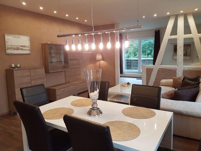 Salzgitter Sauingen’de yenilenmiş bir çiftlikte güzel 4 odalı daire – Fotoğraf 6