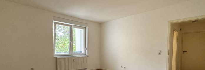 Appartamento centrale con 1 camera da letto a Leverkusen con balcone – Wohn-/ Schlafzimmer 