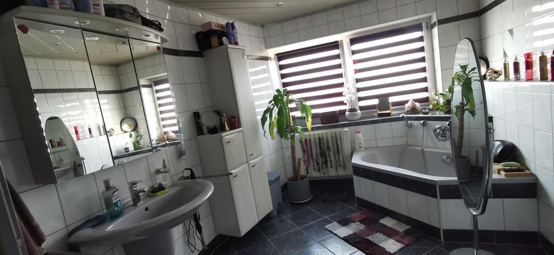 DHH - Haus mit Pool, Speicher-PV und Ausbaureserve – Photo 13