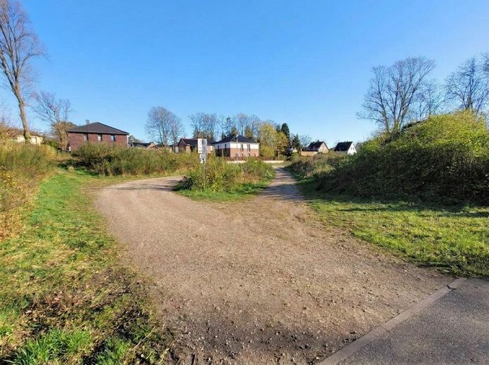 Wohnbaugrundstück in Adendorf mit Baurecht – provisionsfrei – Ansicht von Westen
