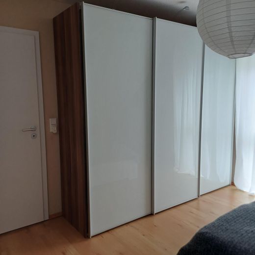 Gepflegtes Reihenendhaus mit schönem Garten, überdachter Terrasse, Kamin und Carport – Zimmer im DG ("Kind 3") (2)