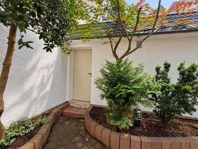 TOP APARTMENT: An oasis of well-being in Burtscheid’s spa district – Durchgang zur Garage
