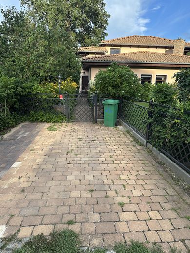 Wohnen wie im Urlaub: Mediterraner Bungalow in Blankenfelde-Mahlow – Einzelstellplatz 