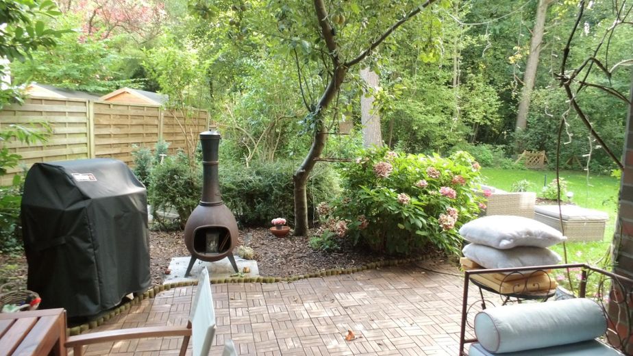 Wohnerlebnis am Jenischpark: traumhafte Erdgeschoßwohnung mit eigenem Garten von Privat – Terrasse