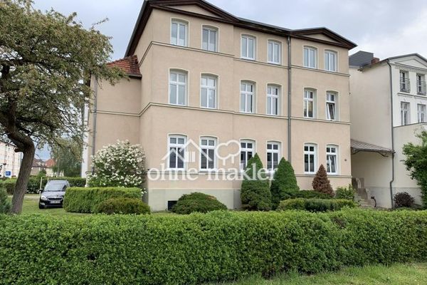 3-Raumwohnung mit PKW-Stellplatz, Küche und Keller