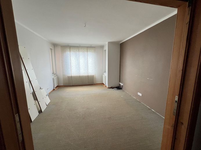 PROVISIONSFREI: Charmantes EFH in zentraler, ruhiger Anliegerstraße – Blick in den Wozi-Erker
