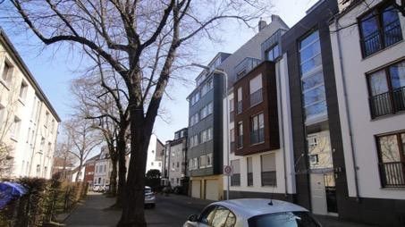 Büro/Apartment in Kaiserswerth, Zweitbezug nach Kernsanierung, Terrasse – Straßenansicht