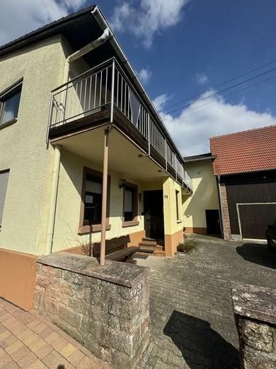 BIETERVERFAHREN - Ausblick - endlose Weite - höchste Gemeinde der Pfalz - großz. Haus - 1 oder 2 WE! – 5 Seite Hof Scheune Haupteingang