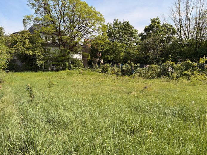 Attraktives Bau-Grundstück in Möhrendorf – Ideal für EFH oder Doppel-Haus (Teilung möglich) – Ansicht aus Nordwesten