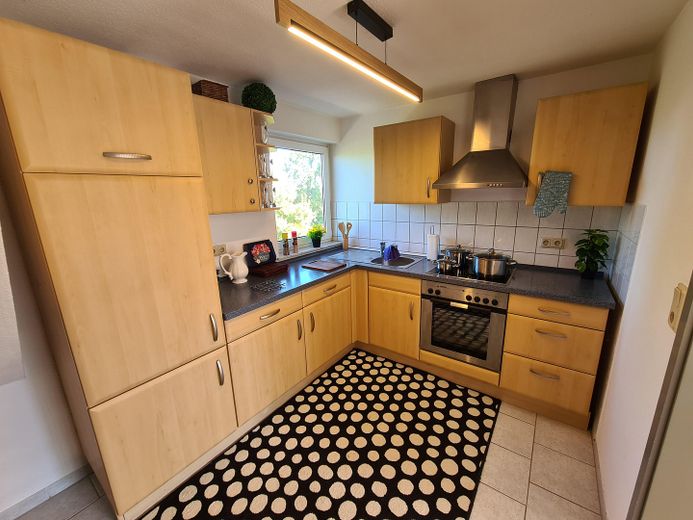 Balkonlu, otoparklı ve yeni doğalgaz kat kaloriferli 3 odalı daire | 50,90 m² – Küche