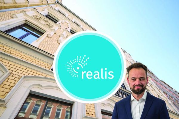 +++ gepflegtes Wohn- und Geschäftshaus, Fernwärme, Balkone, Garten, Handwerkerwohnung und Lager