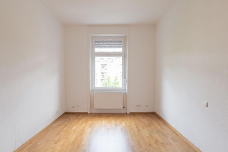 Élégant et paisible au cœur de Wiesbaden : spacieux appartement ancien avec quatre balcons – Schlafzimmer