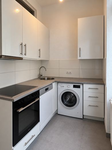 *First occupancy* Completely renovated 3-room period apartment on Bergerstraße with fitted kitchen and balcony – Photo 12