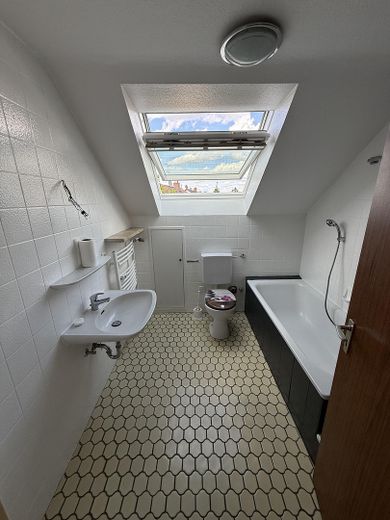 Appartement au dernier étage dans un endroit calme – Bad