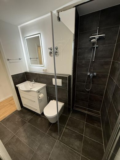 Exklusives Apartment in begehrter Wohnlage - Provisionsfrei direkt vom Eigentümer – Badezimmer 2