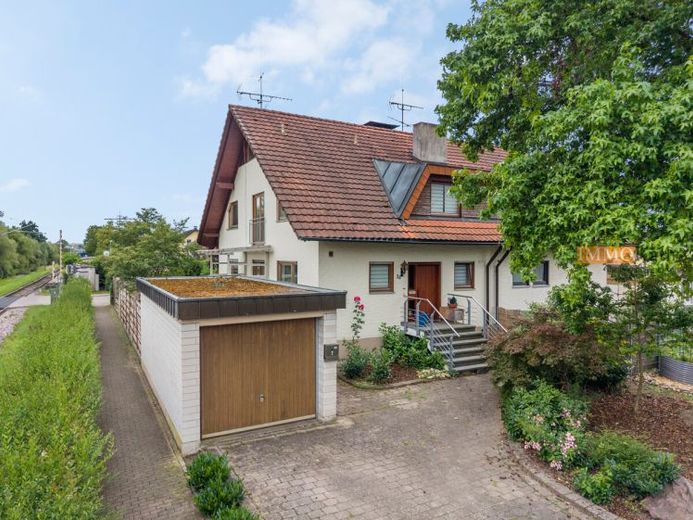 IMMORath.de - Doppelhaushälfte mit Einliegerwohnung und Garage – Foto 1