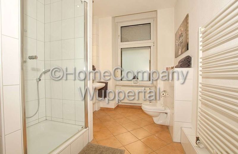 Moderne Altbauwohnung im Boho-Style mit DSL und Waschmaschine, Nähe Barmer Bahnhof und Opernhaus – 65a9f2f47a079ce563ddf9a65eacf4f62d8e9a54.jpg
