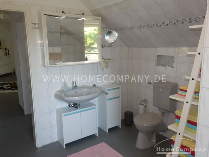 Modern eingerichtete Wohnung in Bosau bei Plön mit Seeblick – a2a6ebe892f8b29cac5c82ce250a2d186c6fc83d.jpg