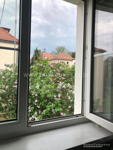 27018 HomeCompany Dresden Möbliert/Furnished 2-Zimmer-Apartment mit Balkon in Dresden-Nickern max. 1 Person – 610c93b65392a4523c2cfec491e2168f7cb3a322.jpg