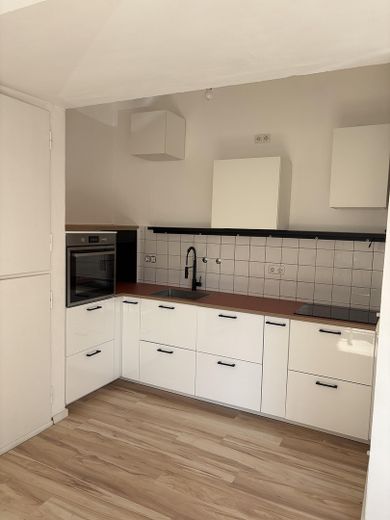 Gemütliche 2-Zimmer-Wohnung mit moderner Wohnküche & weißem Wannenbad – ruhig zum Innenhof – Küche 1