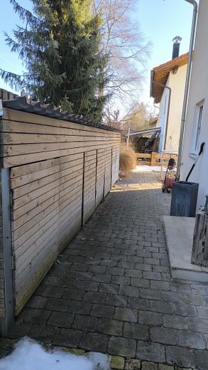 für 4 Fahrräder und Mülltonnen